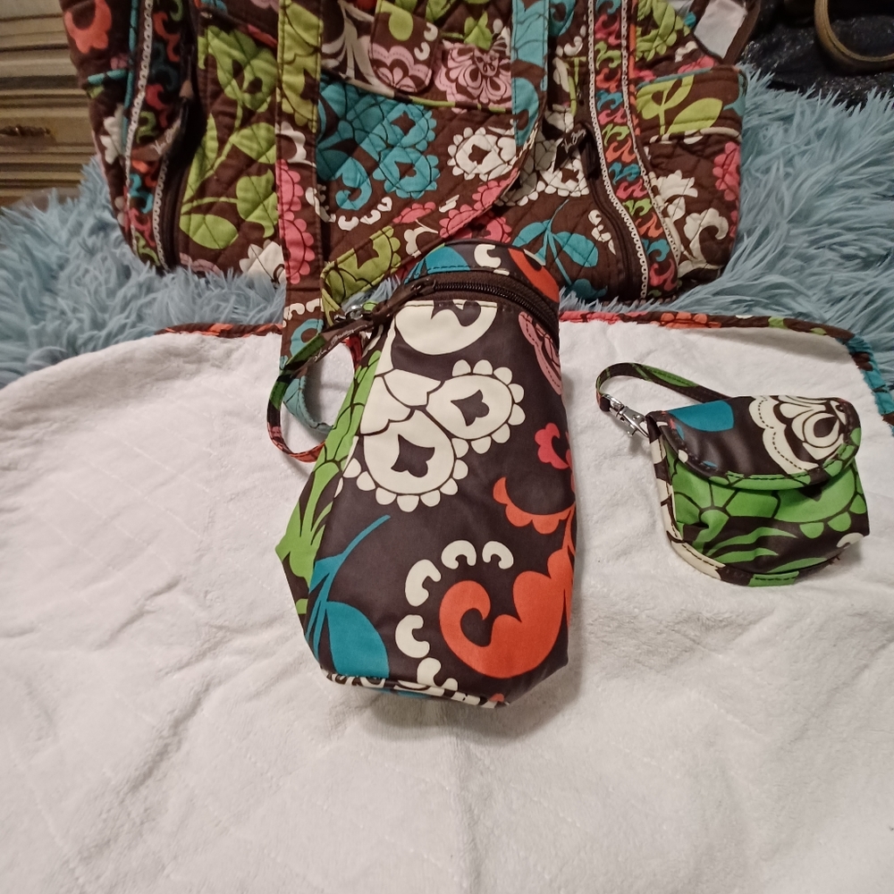 Vera Wang Diaper bag.....excellent condition.